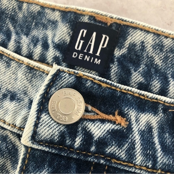 GAP 5 Pocket Mini Skirt in Acid Wash, 25 LN - Picture 2 of 7